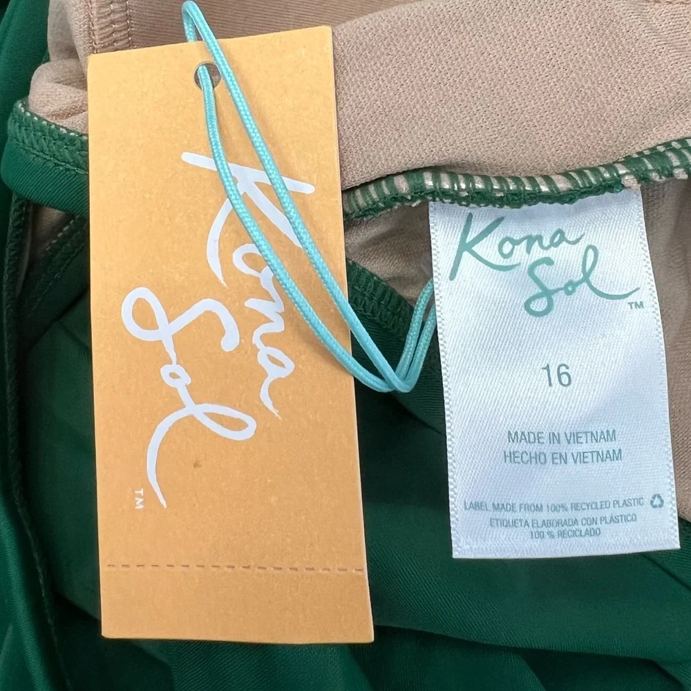 ❗️NWT❗️KONA SOL Ruched Tie Front Swimsuit D